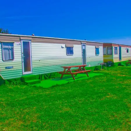 Деревянный коттедж Holenderskie Red Ice Владыславово