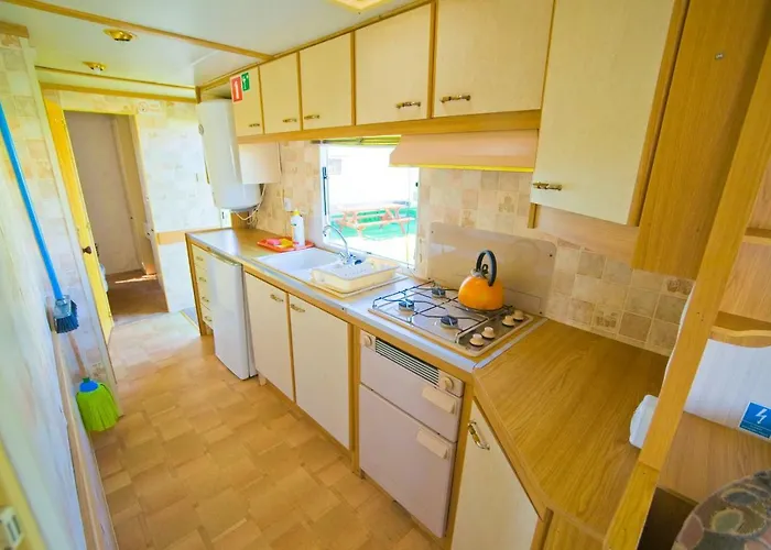 Деревянный коттедж Holenderskie Red Ice